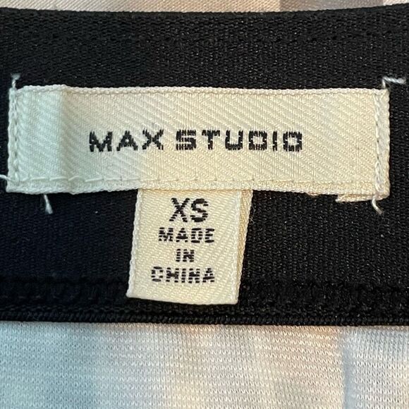 Max Studio Tulip Mini Skirt Black White Stretch Knit Geometric Print XS - Picture 4 of 6